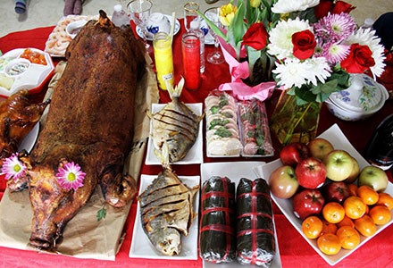 A table with food on it.